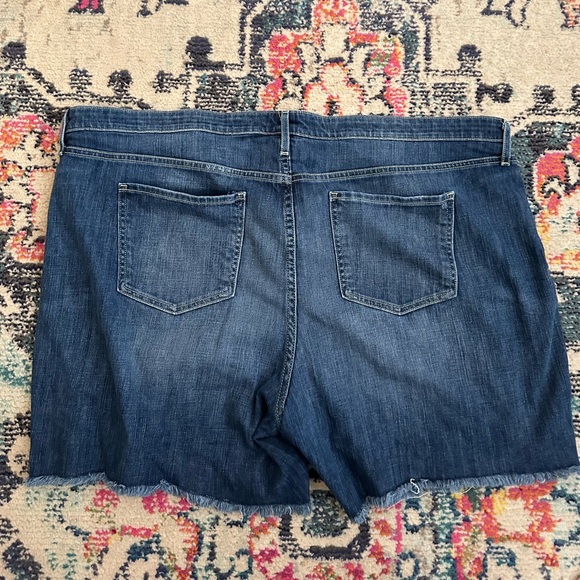 Mossimo Distressed Denim Shorts size 24W - Picture 2 of 4